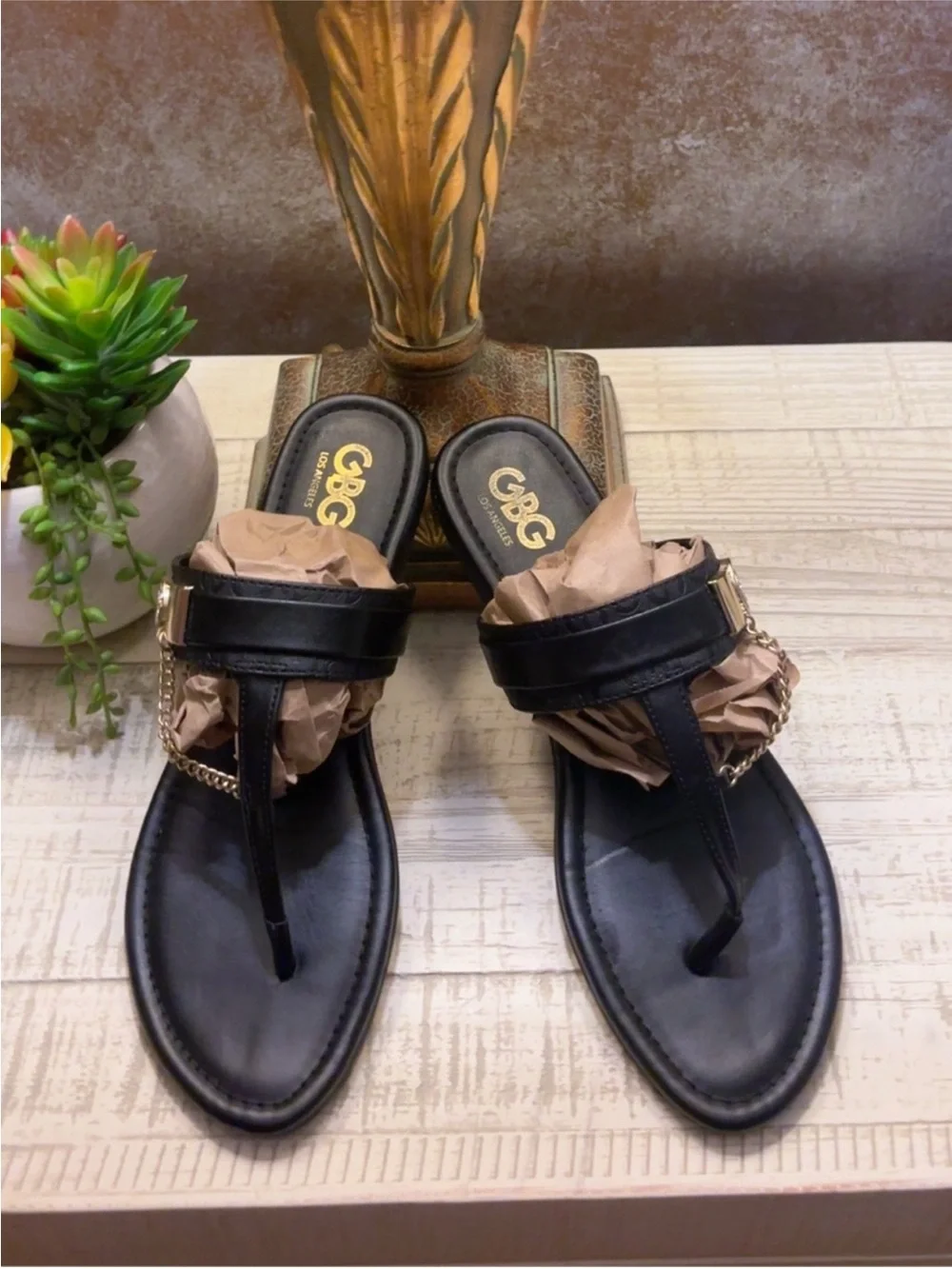Like New ~ GUESS Black Slide Sandals W/Gold Chain & Logo ~ Size 10
